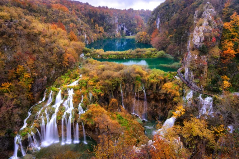 Discover 11 Hidden Gems for Fall Foliage Travel in 2025