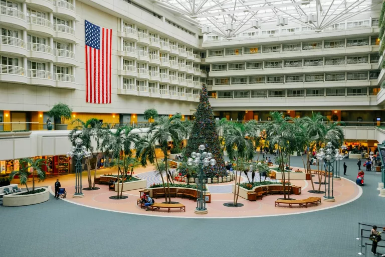 Dont Panic: Theres Still Time to Book Your 2025 Holiday Travel