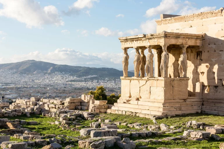 Fly to Europe: American Airlines Offers Round-Trip Deals from 371